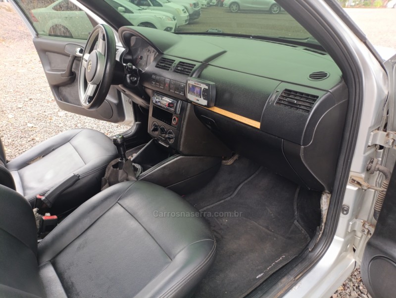 SAVEIRO 1.8 MI SUMMER CS 8V GASOLINA 2P MANUAL - 2001 - IVOTI