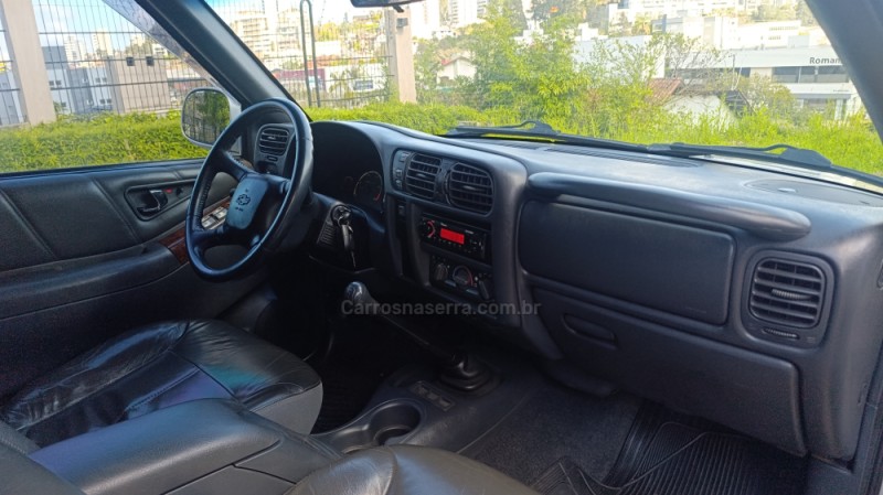 S10 2.8 EXECUTIVE 4X4 CD 12V TURBO INTERCOOLER DIESEL 4P MANUAL - 2004 - CAXIAS DO SUL