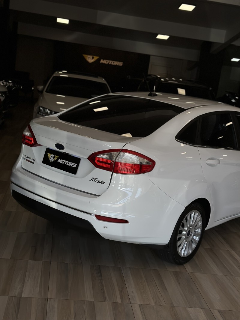 FIESTA 1.6 TITANIUM SEDAN 16V FLEX 4P AUTOMÁTICO - 2016 - CAXIAS DO SUL