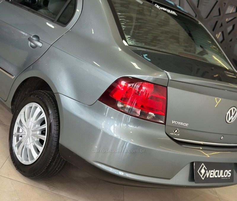 VOYAGE 1.6 MI COMFORTLINE 8V FLEX 4P MANUAL - 2011 - ENCANTADO