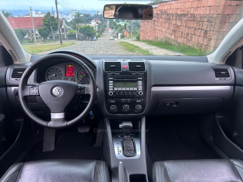 JETTA 2.5 I 20V 170CV GASOLINA 4P TIPTRONIC - 2009 - VENâNCIO AIRES