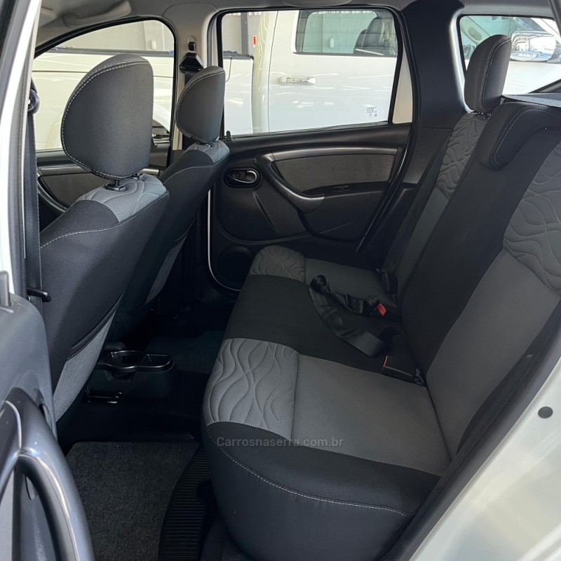 DUSTER 1.6 DYNAMIQUE 4X2 16V FLEX 4P MANUAL - 2014 - CANOAS