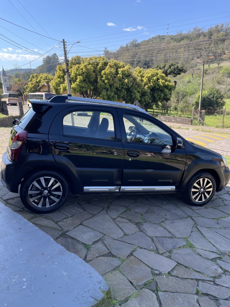 ETIOS CROSS 1.5 16V FLEX 4P MANUAL - 2014 - BENTO GONçALVES