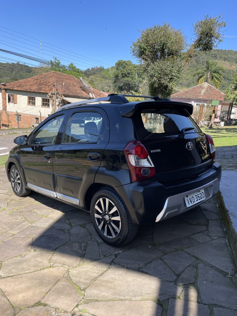ETIOS CROSS 1.5 16V FLEX 4P MANUAL - 2014 - BENTO GONçALVES