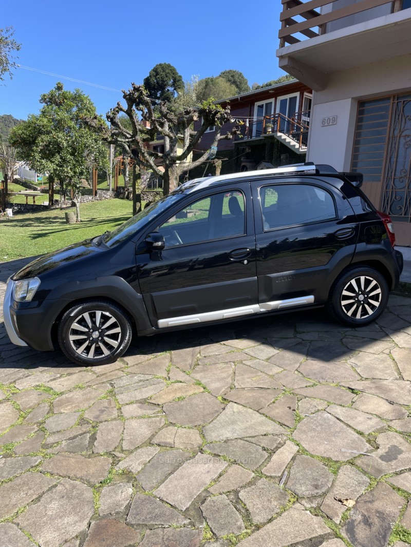 ETIOS CROSS 1.5 16V FLEX 4P MANUAL - 2014 - BENTO GONçALVES