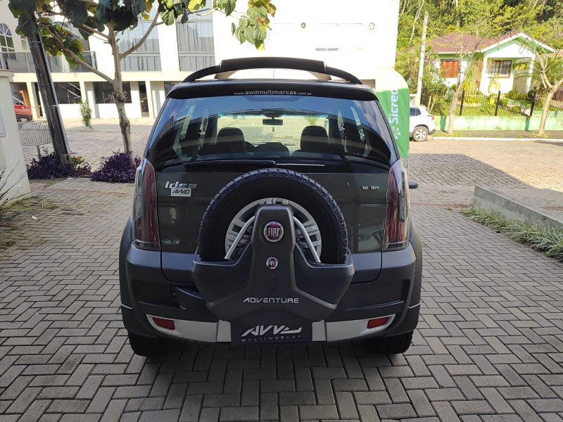 IDEA 1.8 MPI ADVENTURE 8V FLEX 4P MANUAL - 2015 - LAJEADO