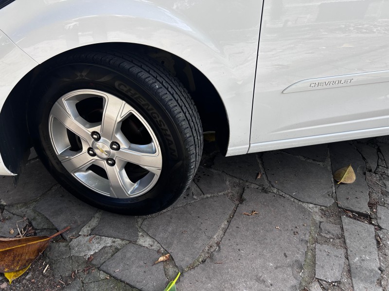 PRISMA 1.4 MPFI LT 8V FLEX 4P MANUAL - 2019 - TRêS COROAS