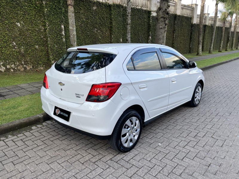 ONIX 1.4 MPFI LT 8V FLEX 4P MANUAL - 2014 - CAXIAS DO SUL