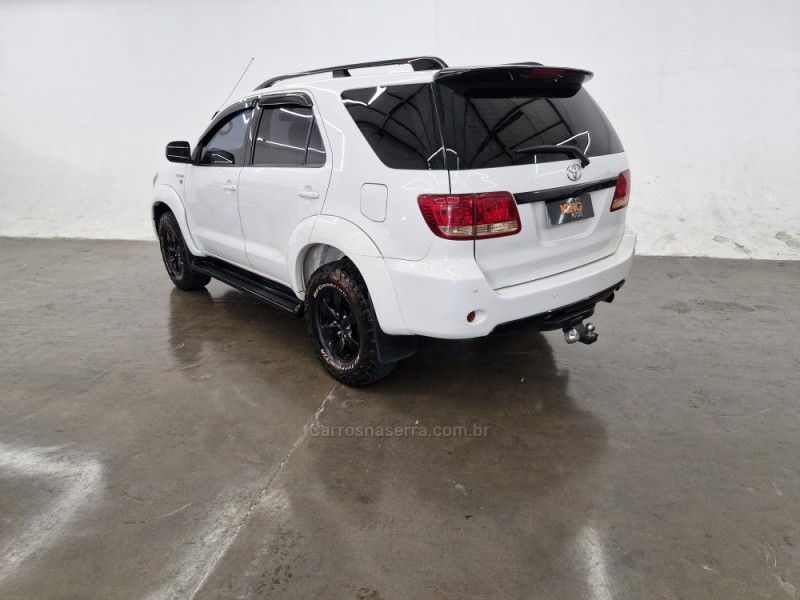 HILUX SW4 3.0 SRV 4X4 16V TURBO INTERCOOLER DIESEL 4P AUTOMÁTICO - 2006 - CAXIAS DO SUL