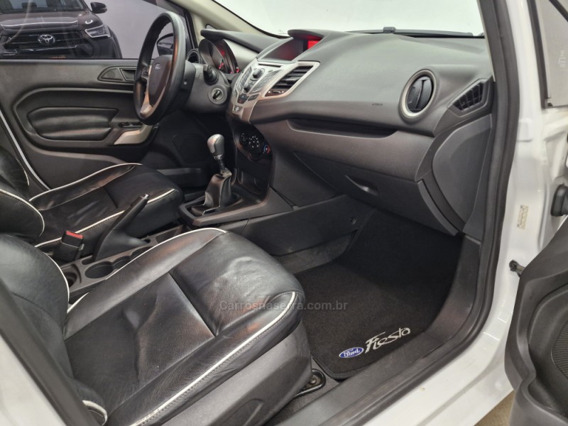 FOCUS 1.6 SE SEDAN 16V FLEX 4P MANUAL - 2013 - CAXIAS DO SUL
