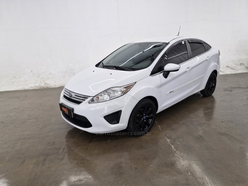 FOCUS 1.6 SE SEDAN 16V FLEX 4P MANUAL - 2013 - CAXIAS DO SUL