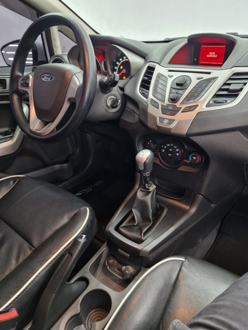 FOCUS 1.6 SE SEDAN 16V FLEX 4P MANUAL - 2013 - CAXIAS DO SUL