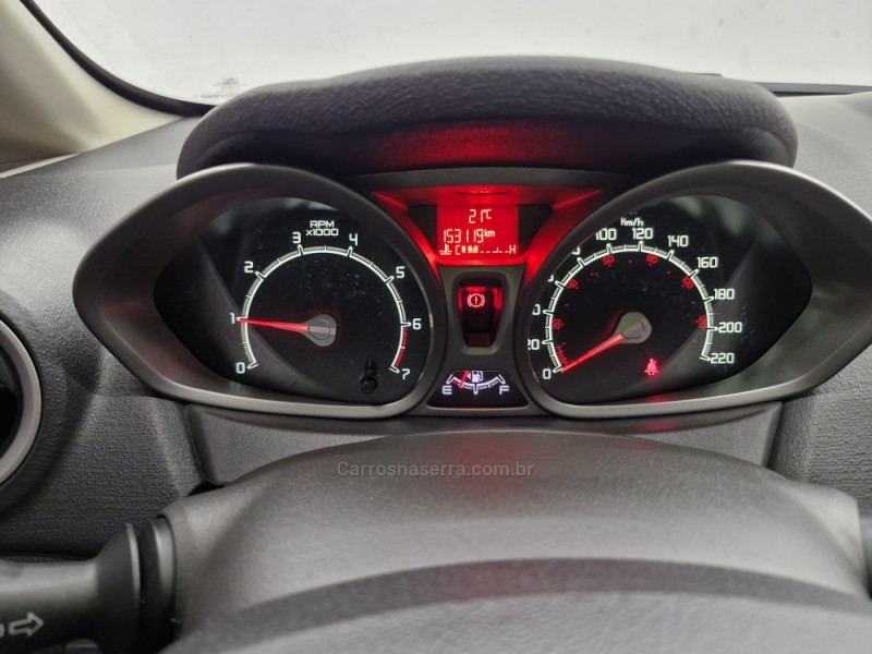 FOCUS 1.6 SE SEDAN 16V FLEX 4P MANUAL - 2013 - CAXIAS DO SUL
