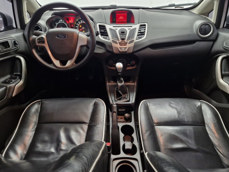 FOCUS 1.6 SE SEDAN 16V FLEX 4P MANUAL - 2013 - CAXIAS DO SUL