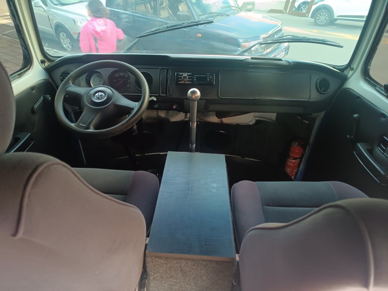 KOMBI 1.6 FURGÃO 8V GASOLINA 3P MANUAL - 2002 - FLORES DA CUNHA