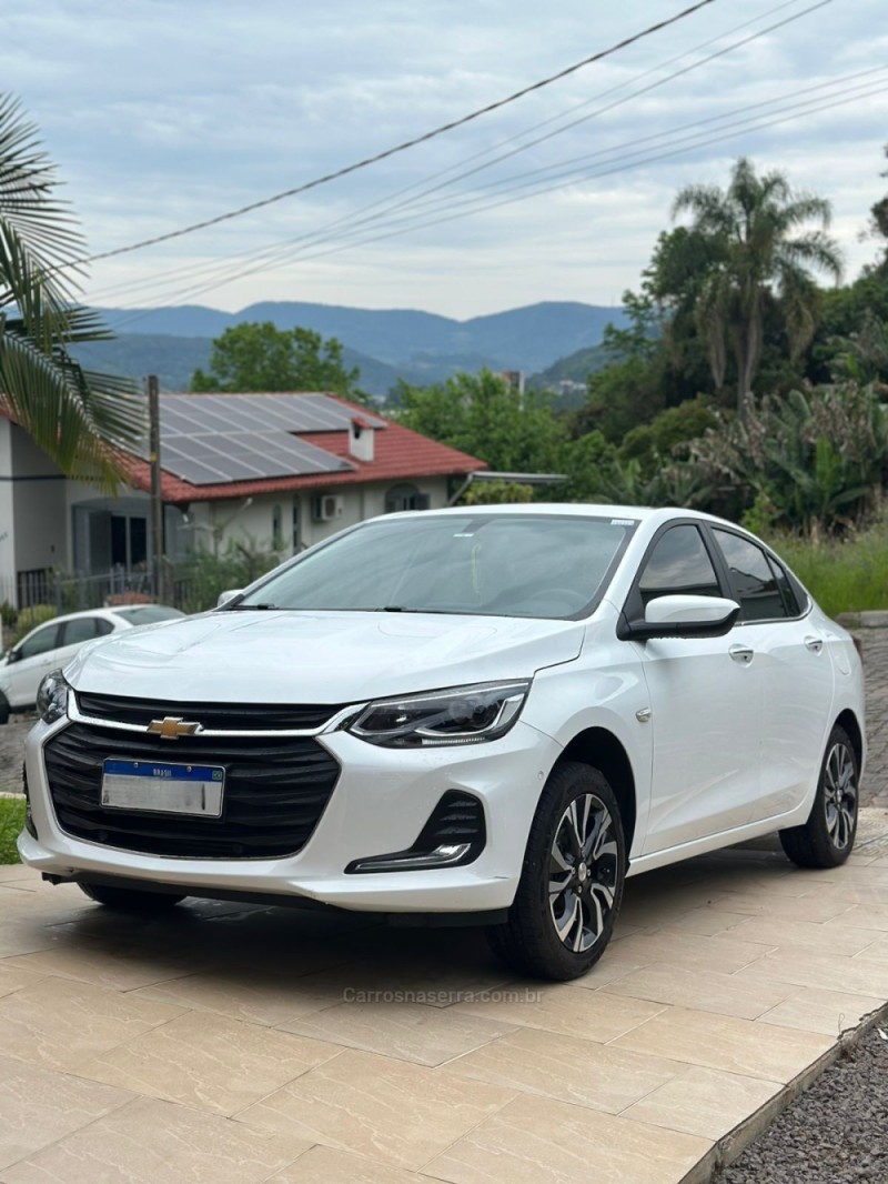 ONIX 1.0	PREMIER PLUS 12V TURBO FLEX 4P AUTOMÁTICO - 2025 - CAXIAS DO SUL