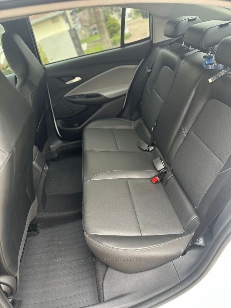 ONIX 1.0	PREMIER PLUS 12V TURBO FLEX 4P AUTOMÁTICO - 2025 - CAXIAS DO SUL