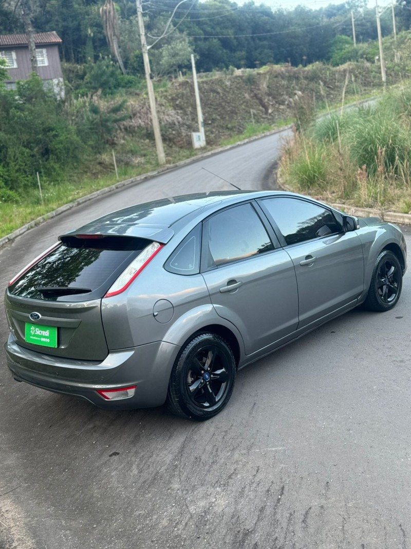 FOCUS 1.6 GLX 16V FLEX 4P MANUAL - 2012 - BENTO GONçALVES