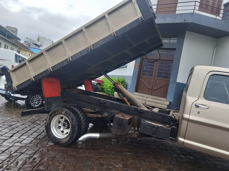 F-4000 4X2 - 1981 - CAXIAS DO SUL