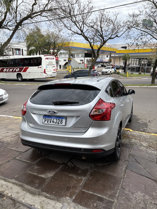 FOCUS 2.0 TITANIUM HATCH 16V FLEX 4P AUTOMÁTICO - 2015 - FARROUPILHA