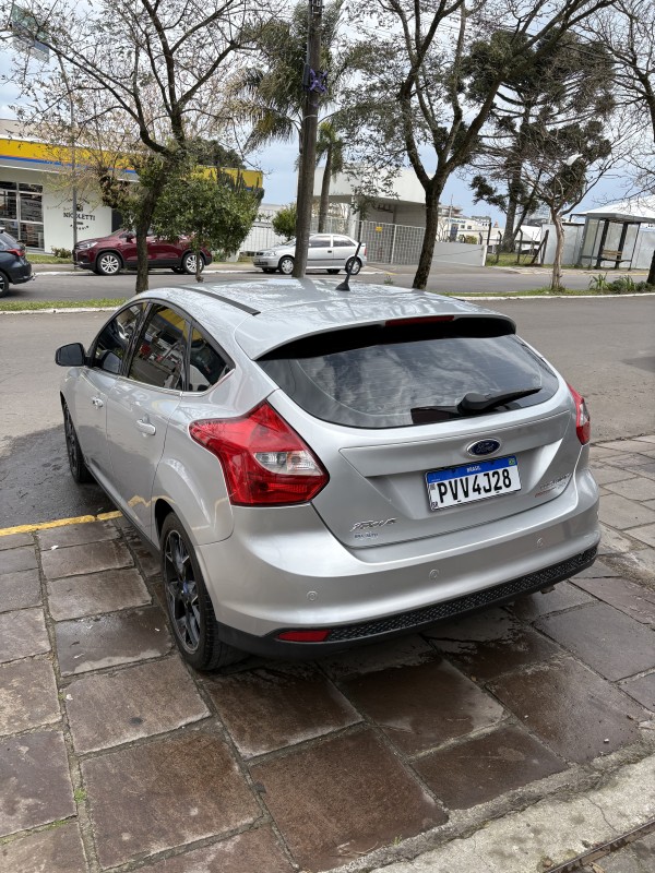 FOCUS 2.0 TITANIUM HATCH 16V FLEX 4P AUTOMÁTICO - 2015 - FARROUPILHA