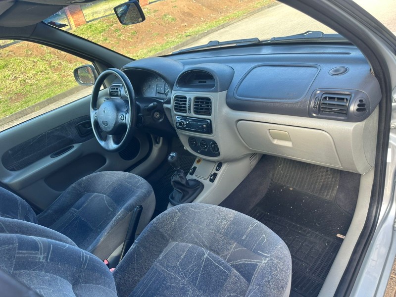 CLIO 1.0 PRIVILÉGE SEDAN 16V GASOLINA 4P MANUAL - 2005 - CAXIAS DO SUL