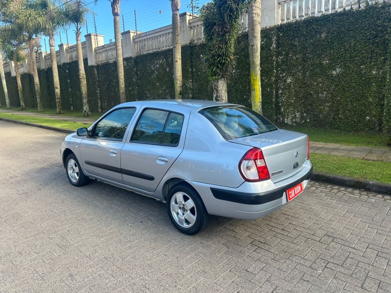 CLIO 1.0 PRIVILÉGE SEDAN 16V GASOLINA 4P MANUAL - 2005 - CAXIAS DO SUL