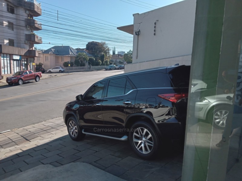 HILUX SW4 2.8 SRX 4X4 16V TURBO INTERCOOLER DIESEL 4P AUTOMÁTICO - 2017 - GARIBALDI