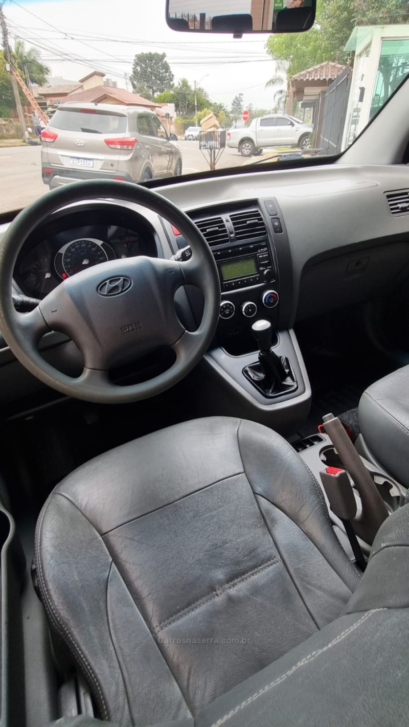 TUCSON 2.0 MPFI GL 16V 142CV 2WD GASOLINA 4P MANUAL - 2010 - PASSO FUNDO