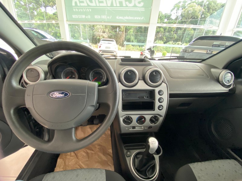 FIESTA 1.6 MPI CLASS HATCH 8V FLEX 4P MANUAL - 2013 - NOVA PETRóPOLIS