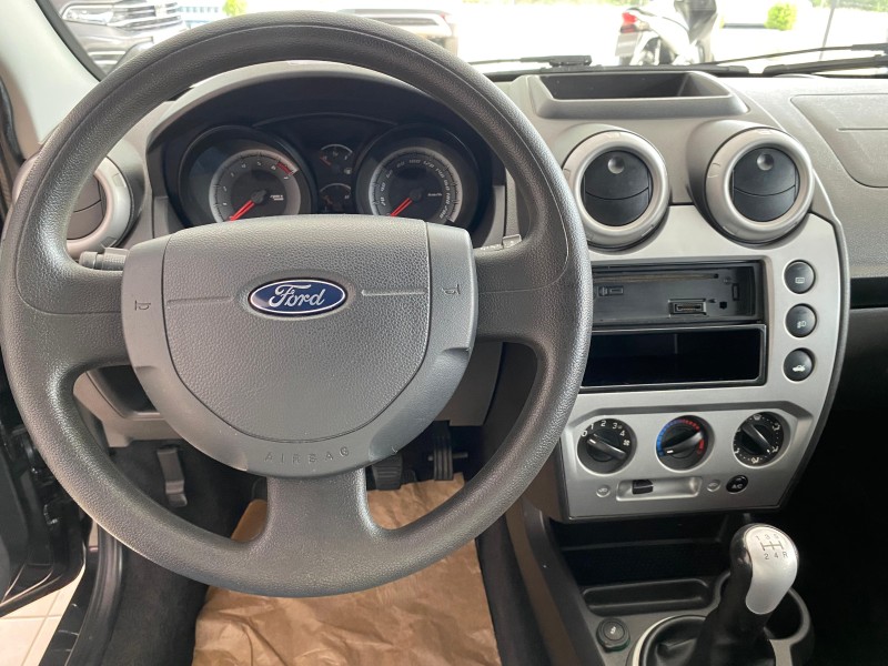 FIESTA 1.6 MPI CLASS HATCH 8V FLEX 4P MANUAL - 2013 - NOVA PETRóPOLIS