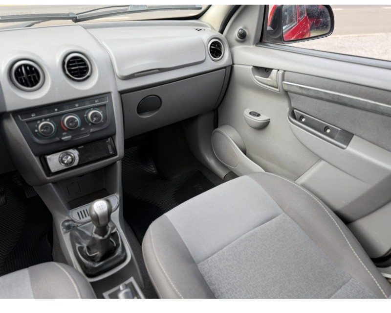 PRISMA 1.4 MPFI LT 8V FLEX 4P MANUAL - 2012 - NOVA PETRóPOLIS