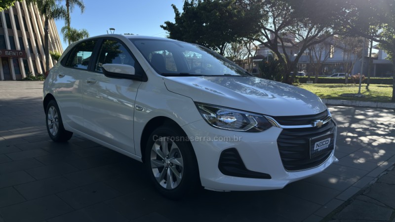 ONIX 1.0 LT 12V FLEX 4P MANUAL - 2023 - BENTO GONçALVES
