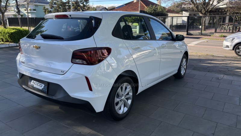 ONIX 1.0 LT 12V FLEX 4P MANUAL - 2023 - BENTO GONçALVES