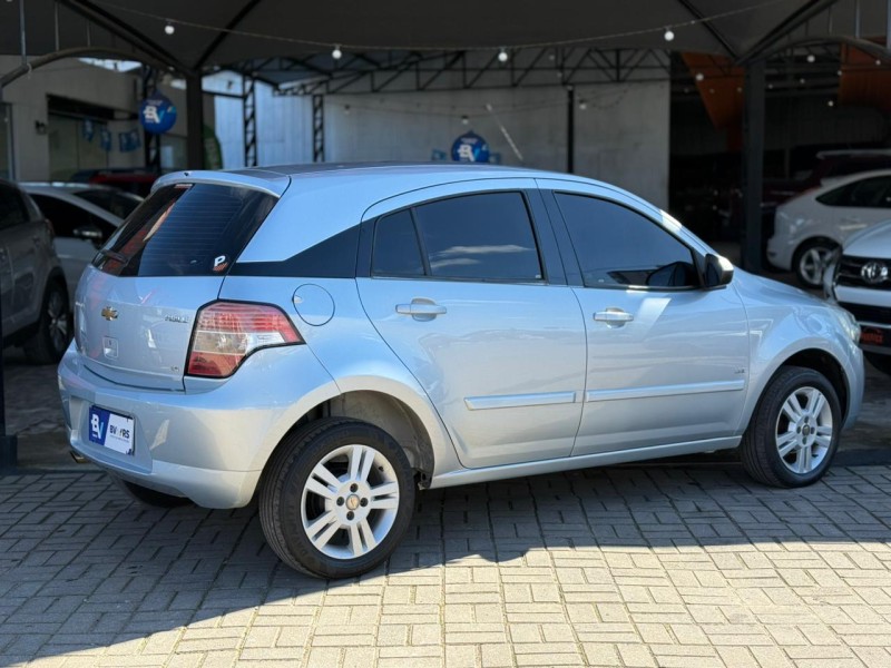 AGILE 1.4 MPFI LTZ 8V FLEX 4P MANUAL - 2011 - LAGOA VERMELHA