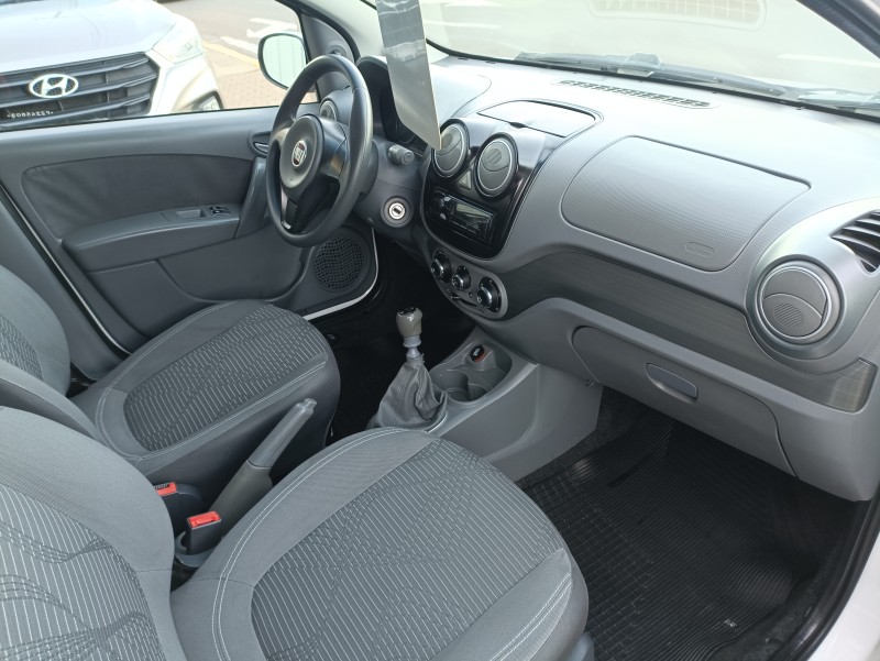 PALIO 1.0 MPI ATTRACTIVE 8V FLEX 4P MANUAL - 2015 - BOM PRINCíPIO