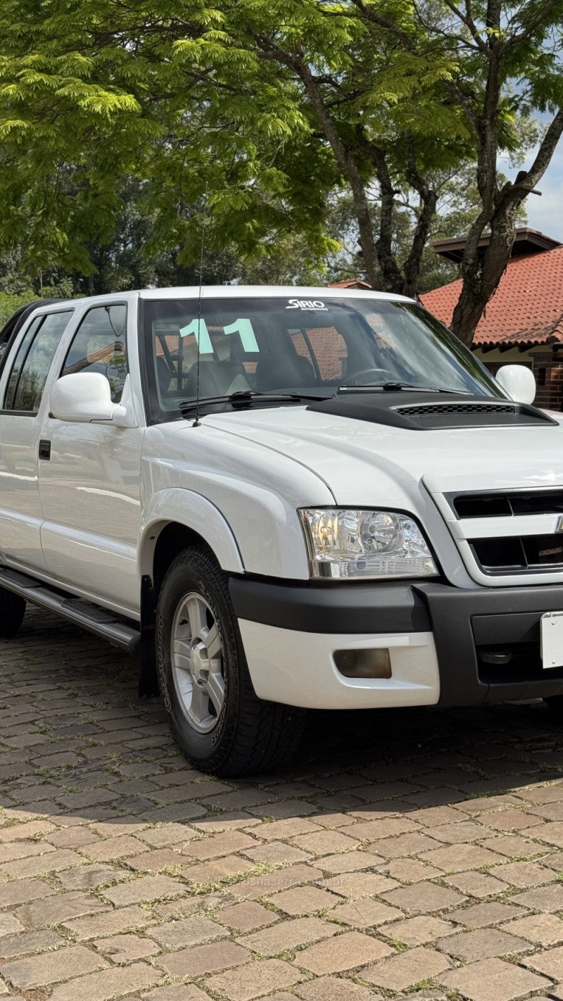 S10 2.8 COLINA 4X4 CD 12V TURBO ELECTRONIC INTERCOOLER DIESEL 4P MANUAL - 2011 - LAJEADO