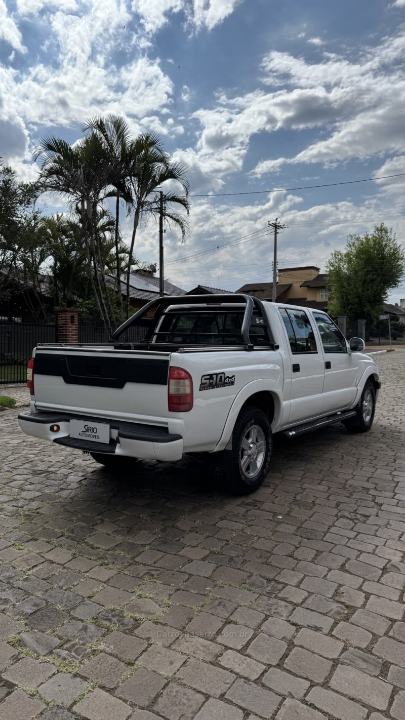 S10 2.8 COLINA 4X4 CD 12V TURBO ELECTRONIC INTERCOOLER DIESEL 4P MANUAL - 2011 - LAJEADO