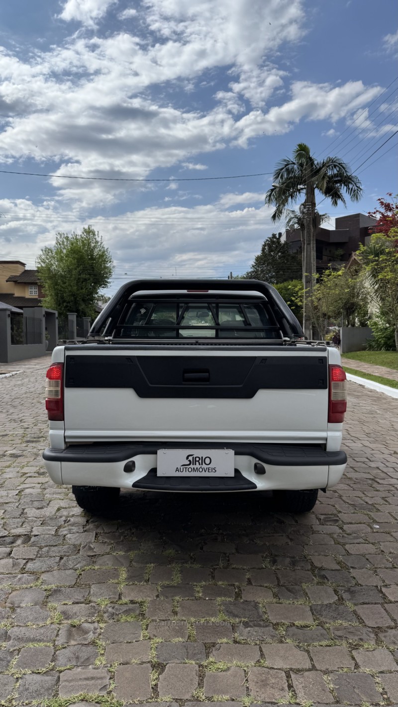 S10 2.8 COLINA 4X4 CD 12V TURBO ELECTRONIC INTERCOOLER DIESEL 4P MANUAL - 2011 - LAJEADO