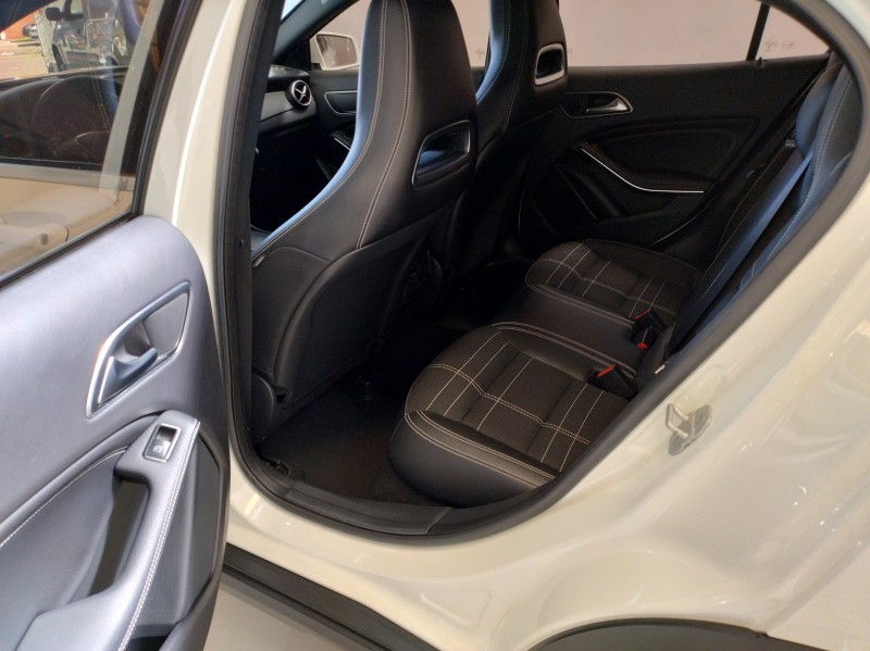GLA 200 1.6 CGI VISION 16V TURBO GASOLINA 4P AUTOMÁTICO - 2015 - BENTO GONçALVES