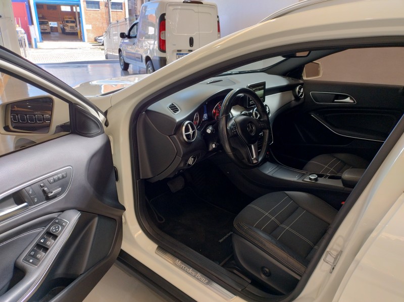 GLA 200 1.6 CGI VISION 16V TURBO GASOLINA 4P AUTOMÁTICO - 2015 - BENTO GONçALVES