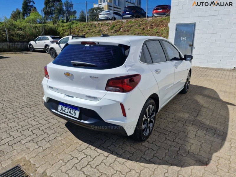 ONIX 1.0	PREMIER PLUS 8V TURBO FLEX 4P AUTOMÁTICO - 2024 - CAXIAS DO SUL