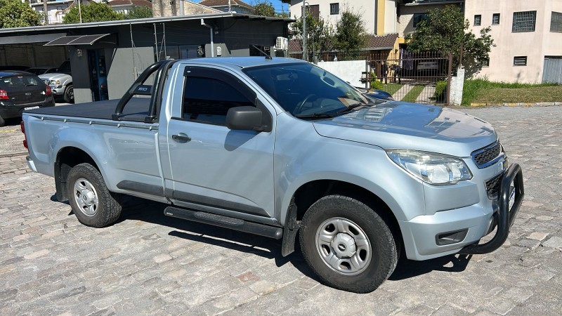 S10 2.4 LS 4X2 CS 8V FLEX 2P MANUAL - 2013 - FARROUPILHA