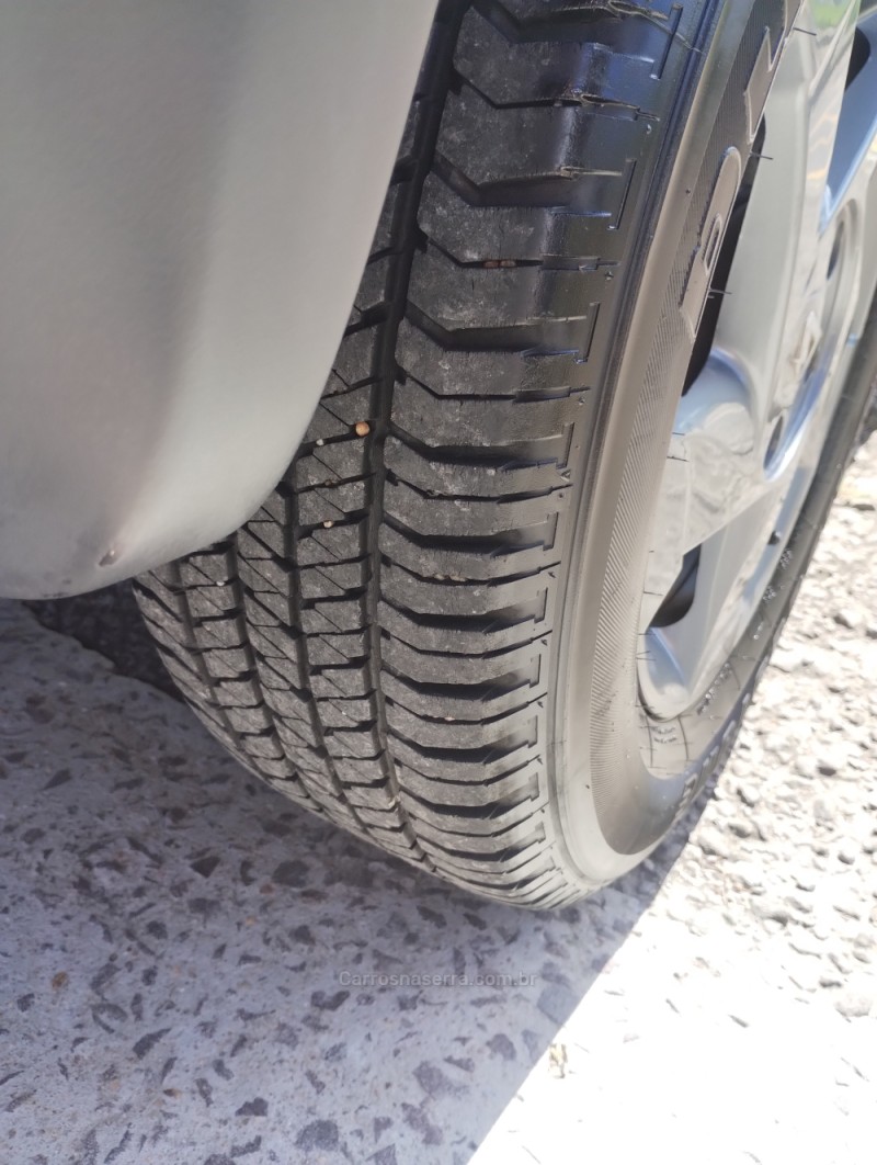 DUSTER RENAULT DUSTER 1.6 TECH ROAD DYNAMIQUE 4X2 16V FLEX 4P MANUAL - 2014 - CAXIAS DO SUL