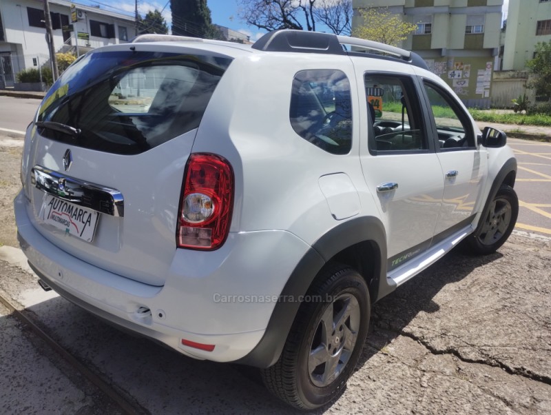 DUSTER RENAULT DUSTER 1.6 TECH ROAD DYNAMIQUE 4X2 16V FLEX 4P MANUAL - 2014 - CAXIAS DO SUL