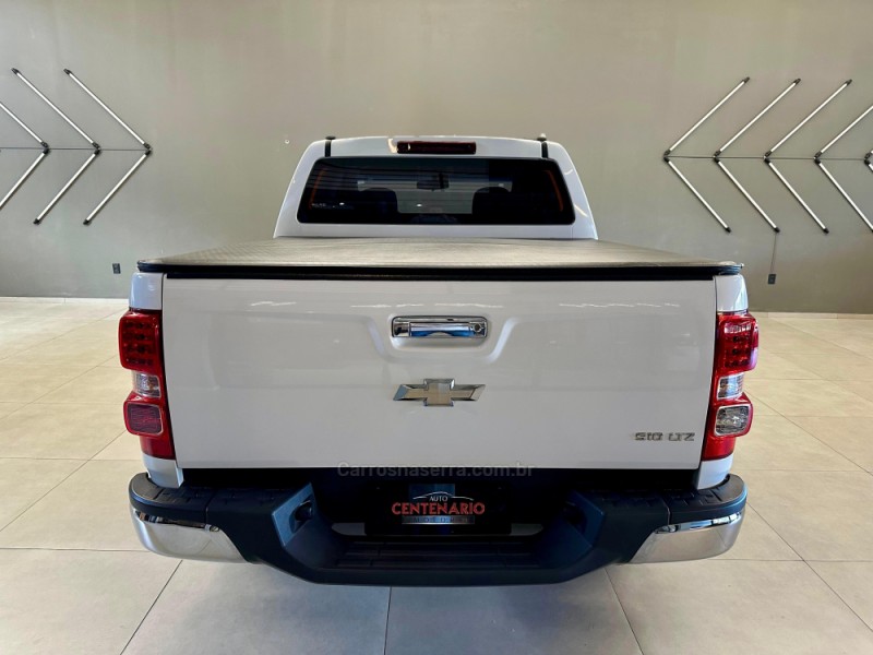 S10 2.4 MPFI LTZ 4X4 CD 8V FLEX 4P MANUAL - 2013 - SAPIRANGA