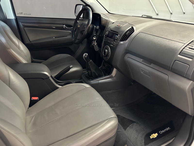 S10 2.4 MPFI LTZ 4X4 CD 8V FLEX 4P MANUAL - 2013 - SAPIRANGA