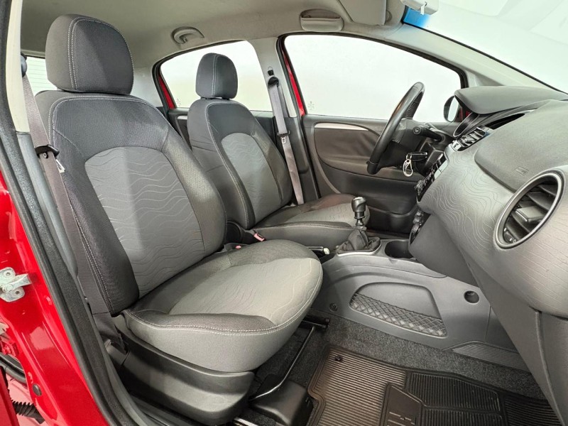 PUNTO 1.6 ESSENCE 16V FLEX 4P MANUAL - 2013 - FARROUPILHA