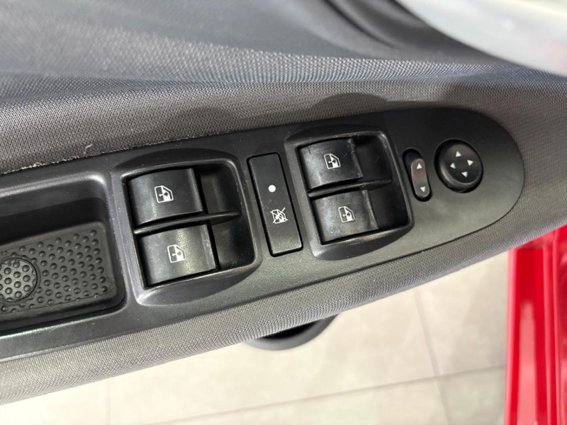 PUNTO 1.6 ESSENCE 16V FLEX 4P MANUAL - 2013 - FARROUPILHA