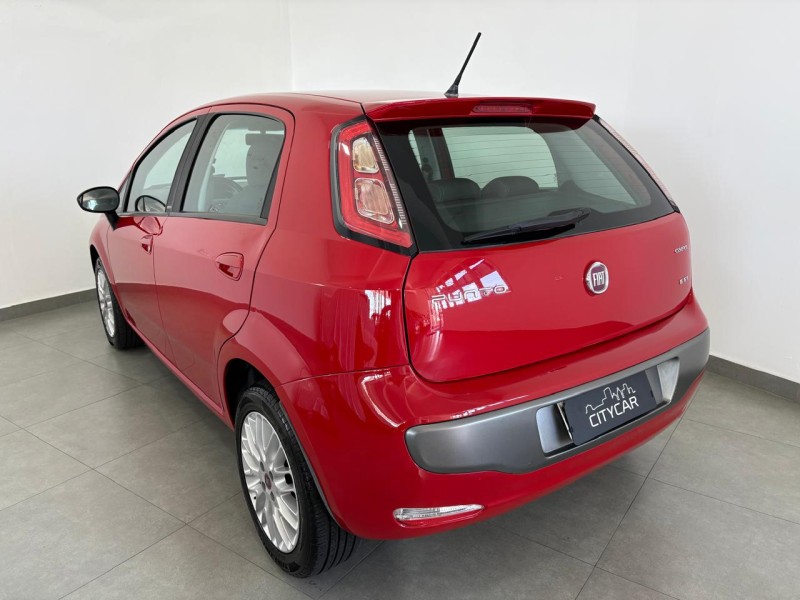 PUNTO 1.6 ESSENCE 16V FLEX 4P MANUAL - 2013 - FARROUPILHA